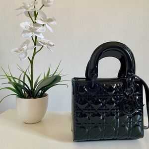 Elegant Black Patent Leather Handbag
